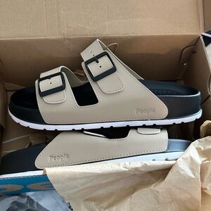 Lightweight mens sandals